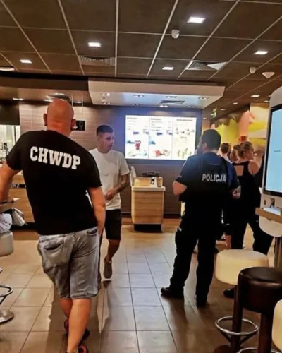 Fantomo - Ciekawe czy się trochę cyka (⌐ ͡■ ͜ʖ ͡■)
#heheszki #policja