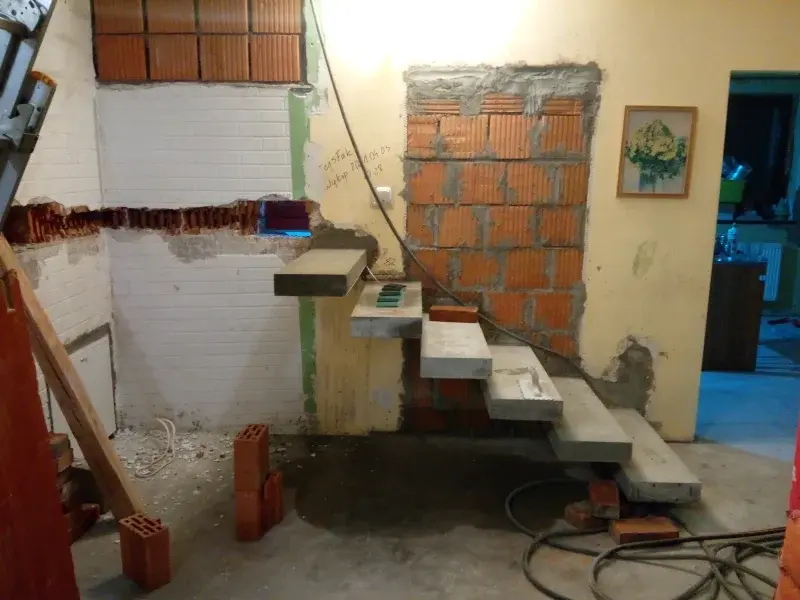 wisemansaid - Kolejny dom na który spadł dron
#wojna