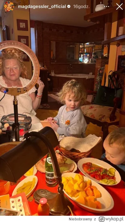 N.....y - Tu bez makijażu i magii telewizji ( ͡° ͜ʖ ͡°)

Smacznego i besos kochani <3...