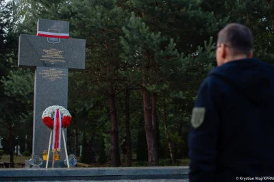 szurszur - >a polskie ofiary nie mają godnego pomnika na Wołyniu, tylko nędzny krzyż ...
