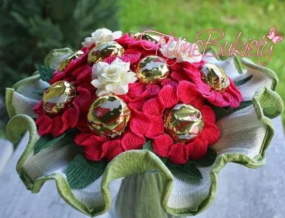 ElzBiel - Uwielbiam takie kreatywne bukiety ( ͡° ͜ʖ ͡°)  #kwiaty #bukiety