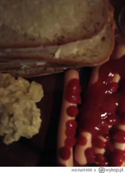 michal1498 - Chlebek, parówki i sałatka jajeczna z kawałkami grzybów ze ściany 
#prze...