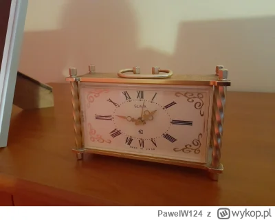 PawelW124 - #przegryw 

Babcia kupiła ten zegar na rynku od ruskich i okazał się nies...