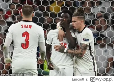 Emcis8 - @Vinizius: ( ͡° ͜ʖ ͡°)