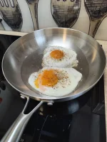 moll - Podejście nr 2 do jajek sadzonych na patelni ze stali nierdzewnej. Przy poprze...