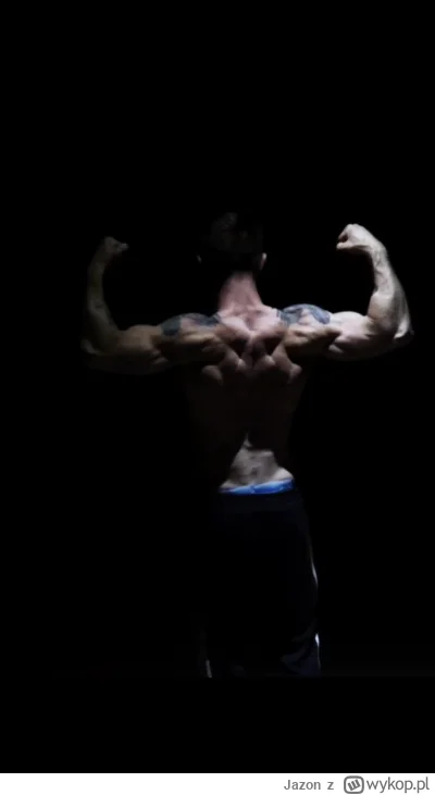 Jazon - #pokazforme #mikrokoksy #silownia 
Szybki test lampy do robienia zdjęć check ...