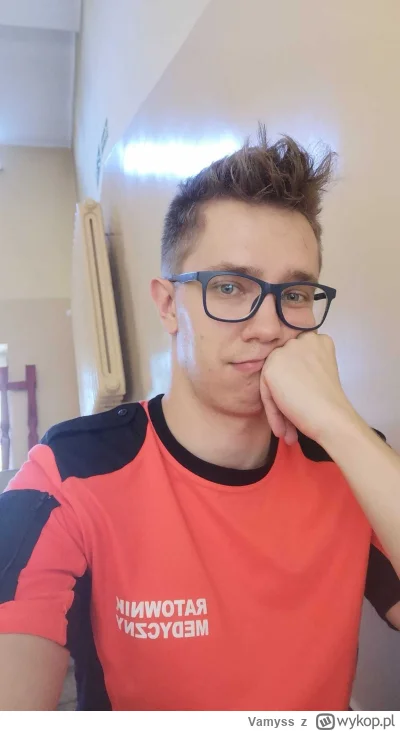 Vamyss - W pracy kurła a gdzie.

Czekamy o 6 rano na klatce schodowej  na strażaków a...