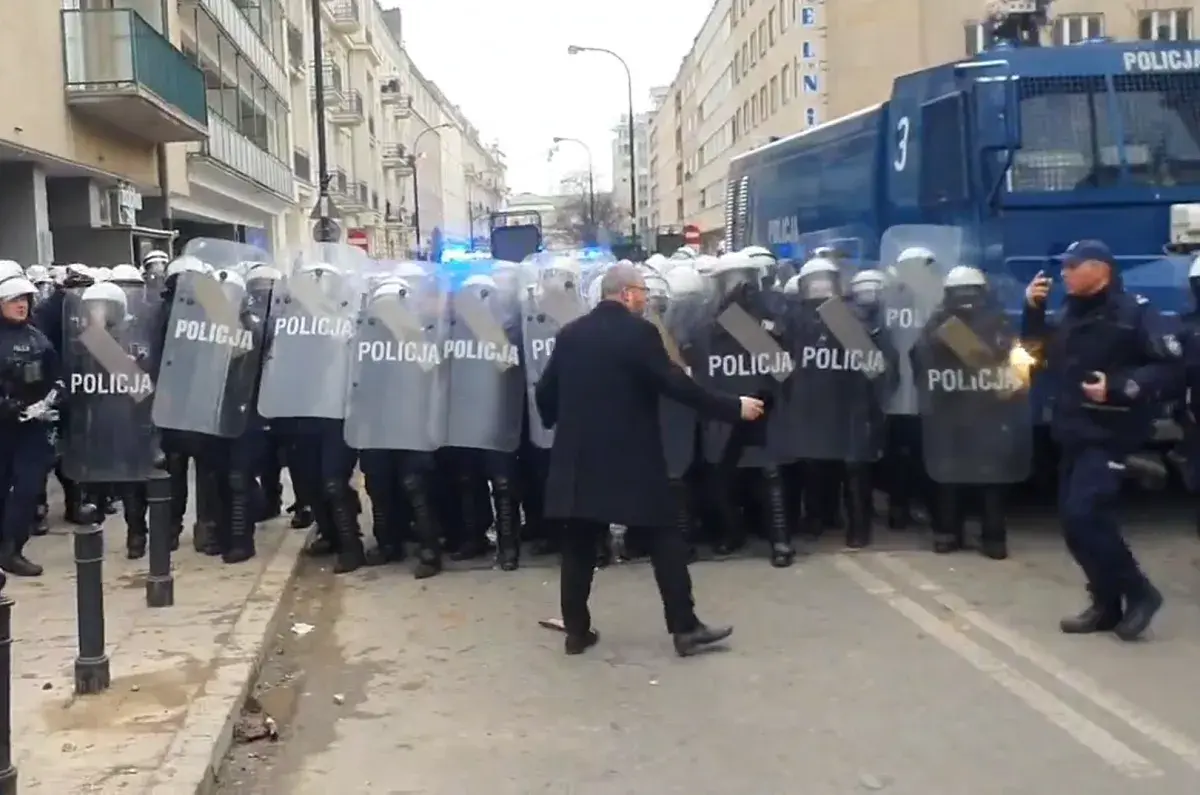 Aik32fr45yd - #polityka #braun #bekazlewactwa #nawrocki #bekazpisu #polska #wybory #4...