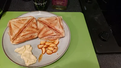 tereska-kaczmek - Tosty z serem i szynką czereśniowa + helmans babuni + czosnek w ole...