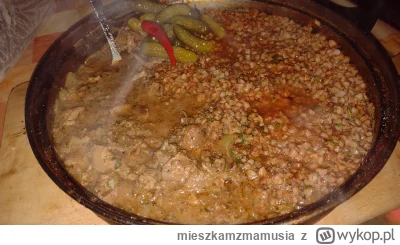 mieszkamzmamusia - #przegryw wątróbka z indyka z cebulką, kaszą gryczaną, sos, ogórki...