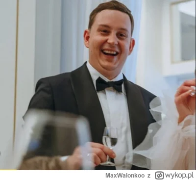 MaxWalonkoo - Jesienna, ponura Polska, a sebek opala 408 dzień dupe w Dubaju 

#majtc...