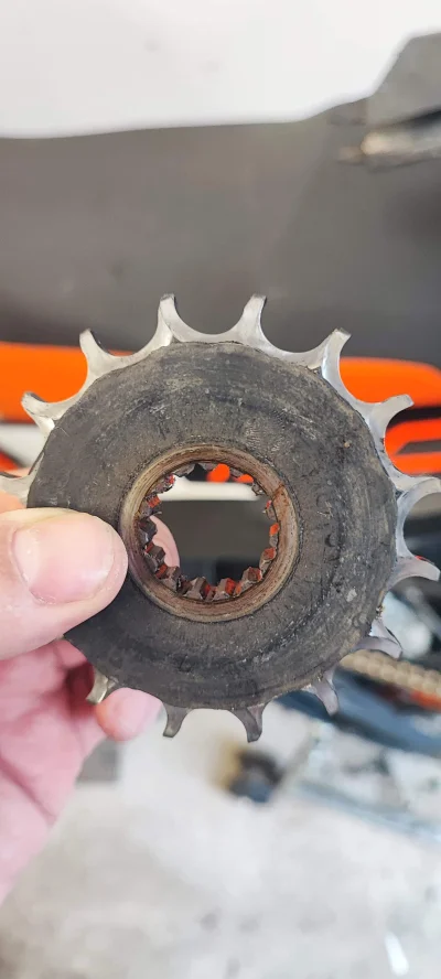 AdamES - @Mycotoksykoza jest ok. 
To jest śmietnik.