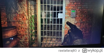 rastafaraj93 - Ktos mi powie jaki tu jest kod bo wlazlem tu i za c--j nie moge wyjsc ...