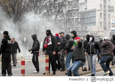 Pawel993 - Niby zwykła zadyma kibolska, a może gdzieś tam w kominiarce jest przyszły ...