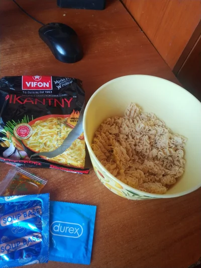 HorrorystycznyDemonPagona - Będę pierwszy raz w życiu jadł zupkę chińską. Taką kupiłe...