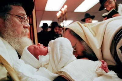 lambertos - @Skallagrimsson: bo spowiedź to sprawa biologiczna, naturalna. Ucięcie na...