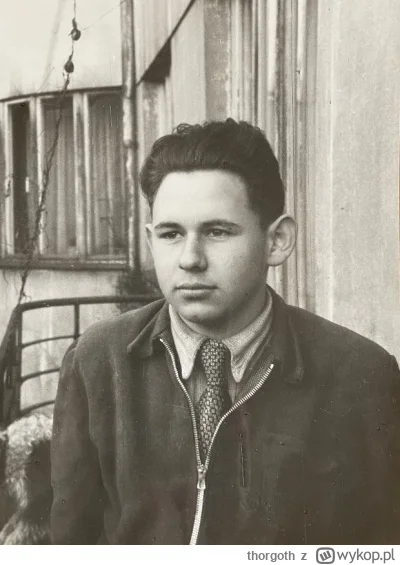 thorgoth - Młody Jerzy Urban wygląda jak Sławomir Mentzen  po tygodniu w PZPR
#polity...