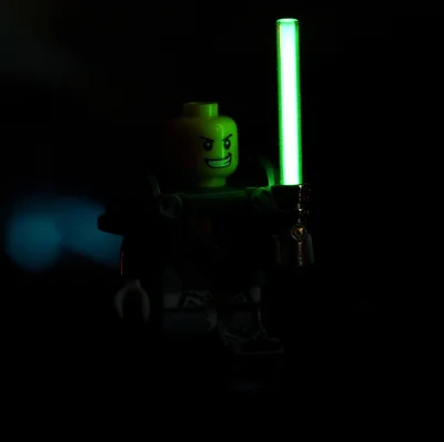 bkwas - Ale piękne mam zlecenie - zrób miecz świetlny dla ludzika LEGO.

Ależ proszę ...