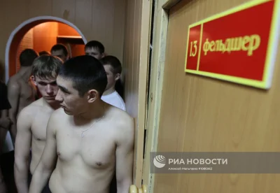pacha - Rosyjscy mężczyźni narzekają na złe warunki kwalifikacji wojskowej: jest tłoc...