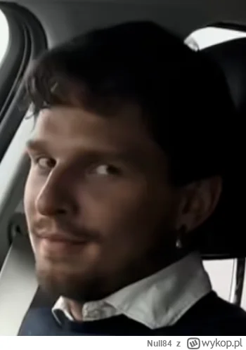 Null84 - @HakunaMattatta: czy to g...wno z grzywką w tle to Sroch?