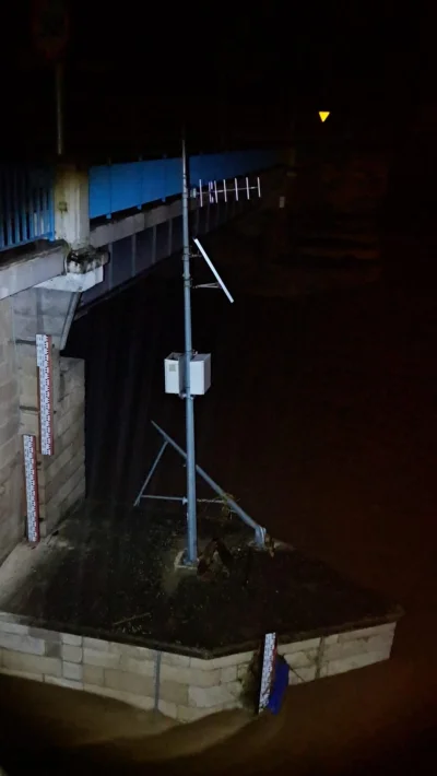 CH3j - Kłodzko 
godzina 00:30 
stan wody około 540 cm 
od 18:30 około 280 cm w dół

#...