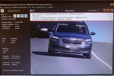 marian1881 - Na Słowacji policja złapała psa prowadzącego auto ( ͡° ͜ʖ ͡°)

#slowacja...