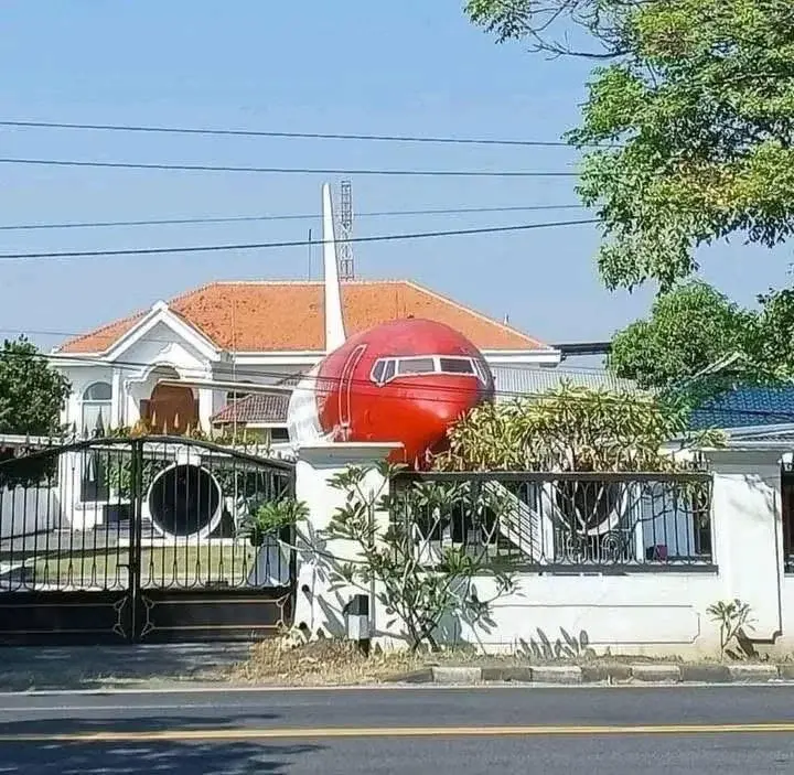 wfyokyga - Pewnie tajlor swłit zaparkowała przed domem