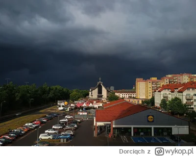 Dorciqch - #szczecin ale zaraz walnie deszczem. Od zachodu jeszcze słonko świeci, a n...