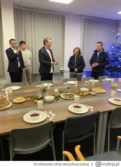 KrolSandaczPierwszyRozrzutny - Najbardziej podobało mi się jak rok temu normalni ludz...