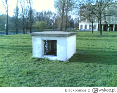 Blackorange - W lach 50 budowano dodatkowe wyjście z piwnicy pod ziemią, oddalone kil...
