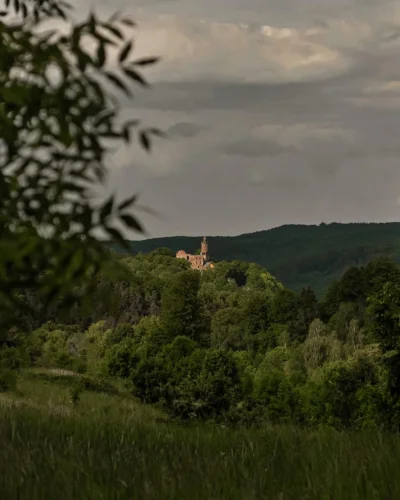 Historycznygagatek - Zamek Grodno. Pogranicze Gór Sowich i Gór Wałbrzyskich. Leży w R...