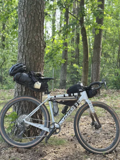 terribleharnasattack_ - szukam jakiegoś lekkiego bagażnika do eskera 7.0 2025 na sakw...