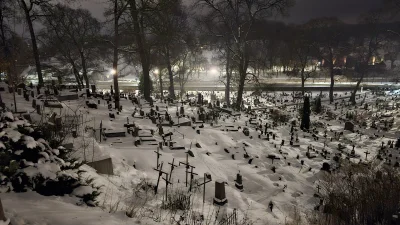 HerrBorowiecki - Polecam nocny spacer po zaśnieżonym cmentarzu na Rossie

#Wilno #Lit...