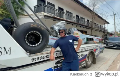 Knoblauch - #raportzpanstwasrodka 
Kampuczanski astronauta na chwilę przed wystrzelen...