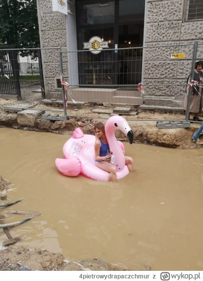 4pietrowydrapaczchmur - Nie tylko w Krakowie takie pyszności. 
W Łodzi też mamy stare...