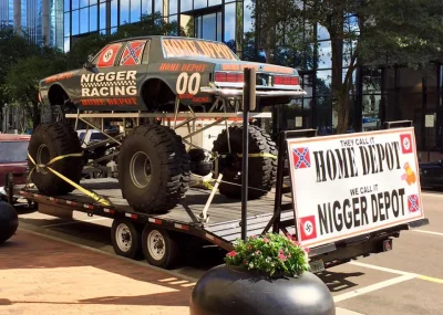 SzubiDubiDu - Ale bym pojeździł wyścigówką 

W ogóle ciekawostka. Właściciel tego poj...