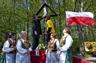 Waffenek - @EnderWiggin: @Timer_555 oni