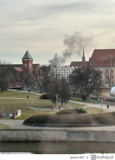 quescik1 - Ktoś wie co się pali?
#wroclaw