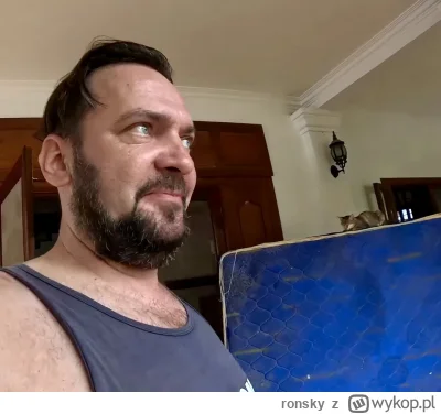 ronsky - spójrzcie na ich materac. idę się wyrzygać.
#raportzpanstwasrodka