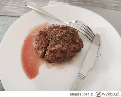 Megasuper - Burger z Lidla. Jakaś nowość. Smakowo napewno lepiej niż te które były za...