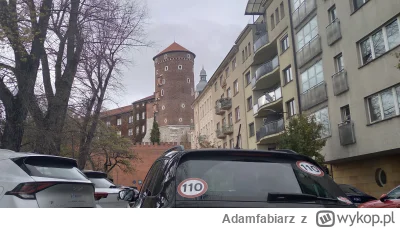 Adamfabiarz - Ułan pod Wawelem

#pokazauto #krakow #zamki #skoda #fotografia