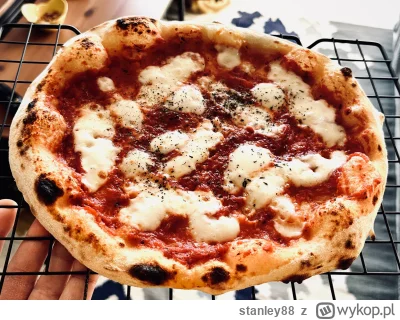 stanley88 - Dzisiejszy niedzielny obiad. Koszt 8zł za sztukę. A na placku nie byle co...