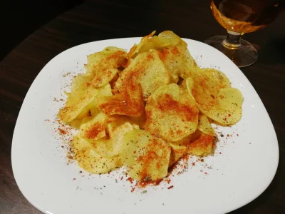 arinkao - @derek25: Zrobiłam kiedyś dobre chipsy. Kluczem do sukcesu jest sposób obto...