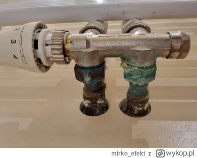 mirko_efekt - #remontujzwykopem #hydraulika #majsterkowanie 
Grzejnik lazienkowy scie...