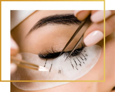 Hopsa - @DziecizChoroszczy 
Haha chłopy myślą, że to takie rzęsy na pasku przyklejamy...