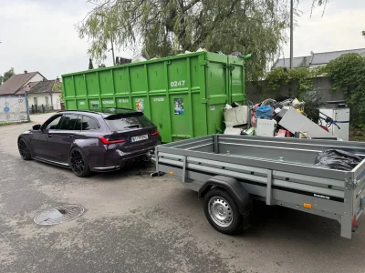 jmuhha - Jakiś gość wywoził trawę na PSZOK BMW za 100k xD
Ludzie to mają pomysly