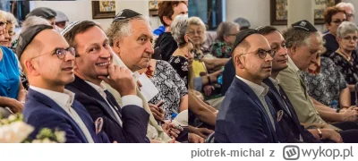 piotrek-michal - stuleja powinien siedzieć za żelenie sie w tvnie....niezależny sędzi...