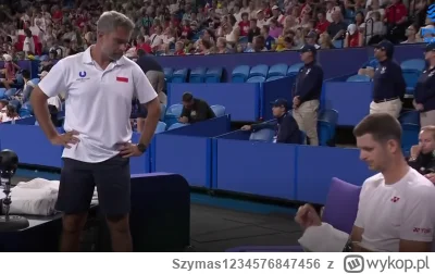 Szymas1234576847456 - - Może powtórzymy forehand?
- Nie no, co ty trenerze.
- No uder...