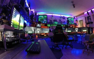 cheekyboyov2 - #famemma Gaming room Szeliego gdyby Arab oddał całą gaże na "zbiórkę"(...
