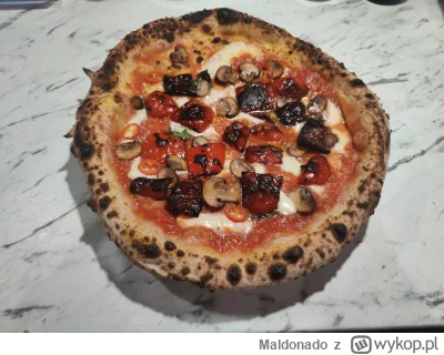 Maldonado - Obrzydliwy, spalony, biedacki placek

#pizza #gotujzwykopem #jedzzwykopem